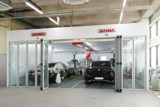 BMW 코오롱모터스 춘천 서비스센터 도장 정비 모습. 코오롱모터스 제공